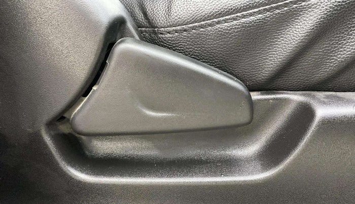2018 Datsun Redi Go T(O) 1.0, Petrol, Manual, 31,108 km, Driver Side Adjustment Panel