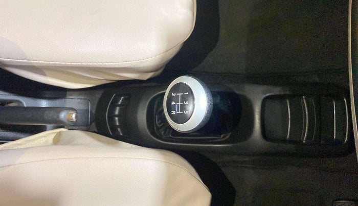 2013 Maruti Wagon R 1.0 VXI, Petrol, Manual, 47,435 km, Gear Lever