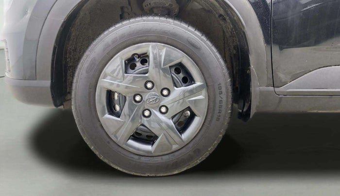 2024 Hyundai VENUE S (O) Plus 1.2 Petrol , Petrol, Manual, 4,073 km, Left Front Wheel