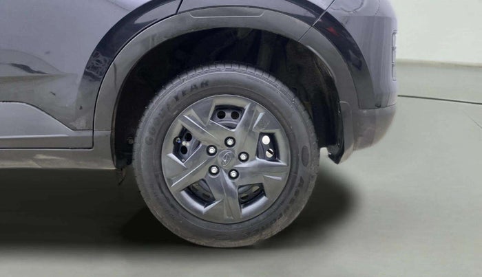 2024 Hyundai VENUE S (O) Plus 1.2 Petrol , Petrol, Manual, 4,073 km, Left Rear Wheel
