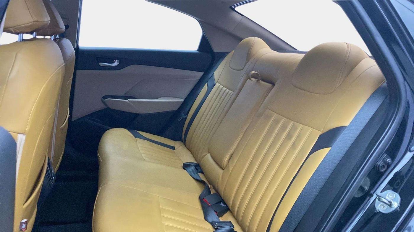 2019 Hyundai Verna 1.6 VTVT SX, Petrol, Manual, 84,090 km, Right Side Rear Door Cabin