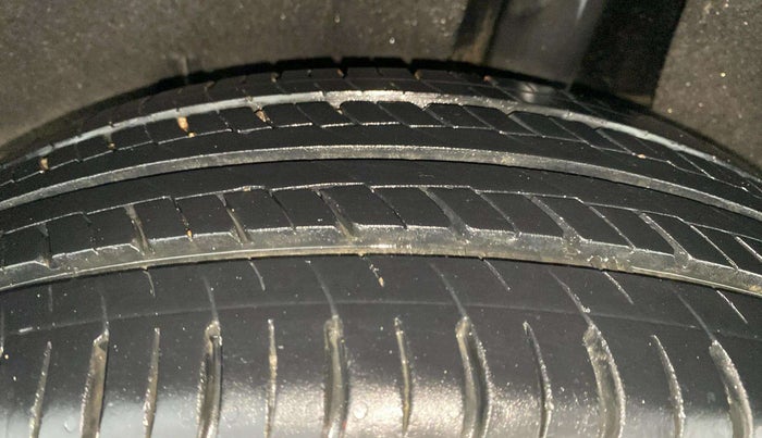 2017 Maruti Baleno DELTA PETROL 1.2, Petrol, Manual, 11,153 km, Left Rear Tyre Tread