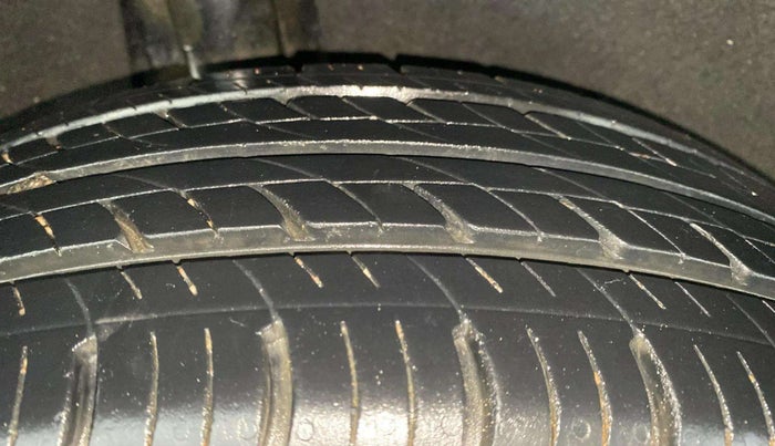 2017 Maruti Baleno DELTA PETROL 1.2, Petrol, Manual, 11,153 km, Right Rear Tyre Tread