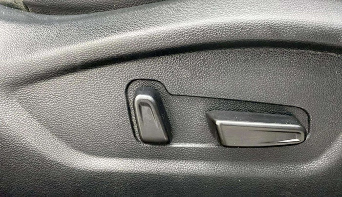 2018 Hyundai Creta SX 1.6 PETROL, Petrol, Manual, 53,833 km, Driver Side Adjustment Panel