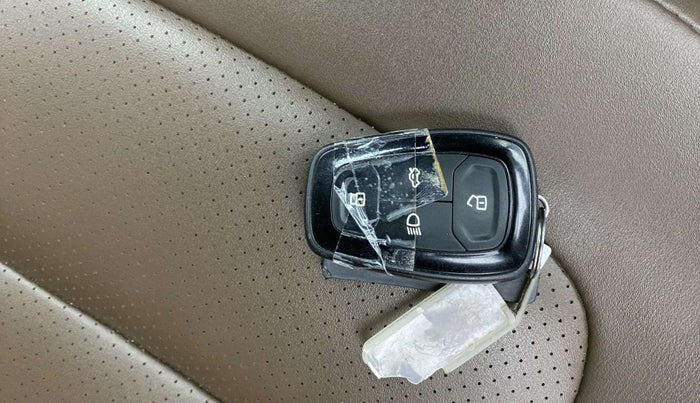 2021 Tata Harrier XZA PLUS 2.0L DUAL TONE, Diesel, Automatic, 58,623 km, Key Close Up