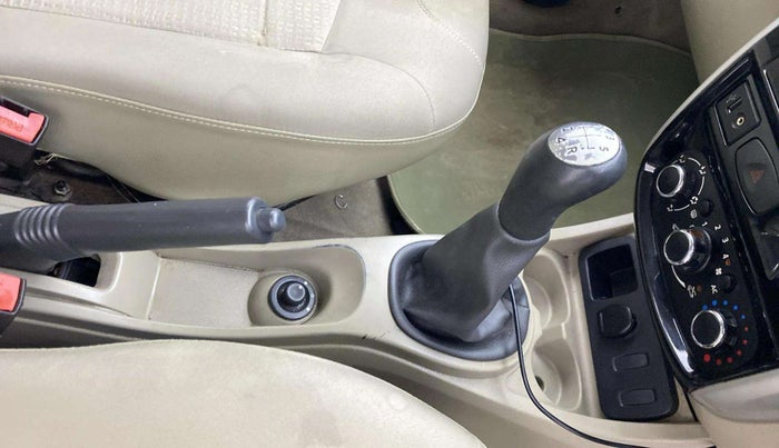 2013 Nissan Terrano XL (P), Petrol, Manual, 1,06,321 km, Gear Lever