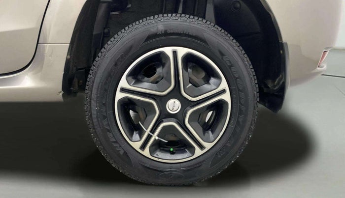 2013 Nissan Terrano XL (P), Petrol, Manual, 1,06,321 km, Left Rear Wheel
