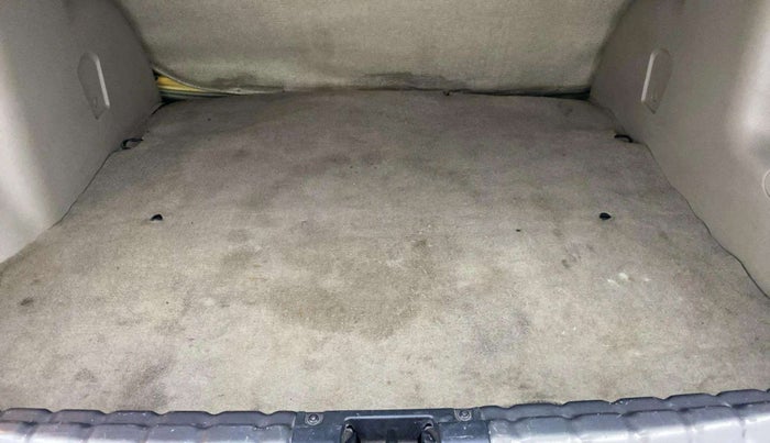 2013 Nissan Terrano XL (P), Petrol, Manual, 1,06,321 km, Boot Inside