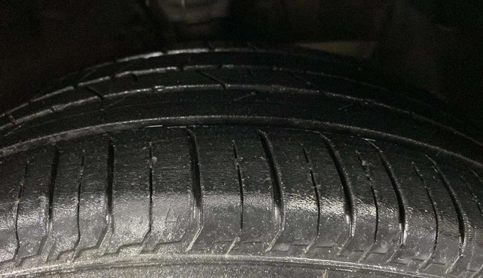 2017 Hyundai Elite i20 ASTA 1.2, Petrol, Manual, 78,833 km, Right Front Tyre Tread