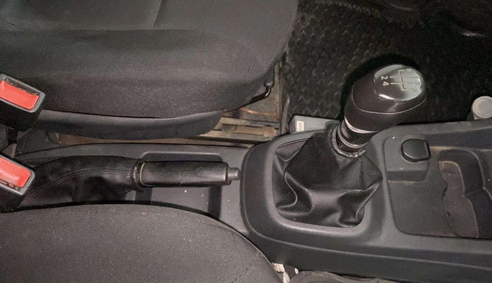 2016 Renault Kwid RXL, Petrol, Manual, 55,825 km, Gear Lever