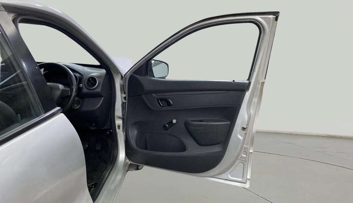 2016 Renault Kwid RXL, Petrol, Manual, 55,825 km, RHS Front Door