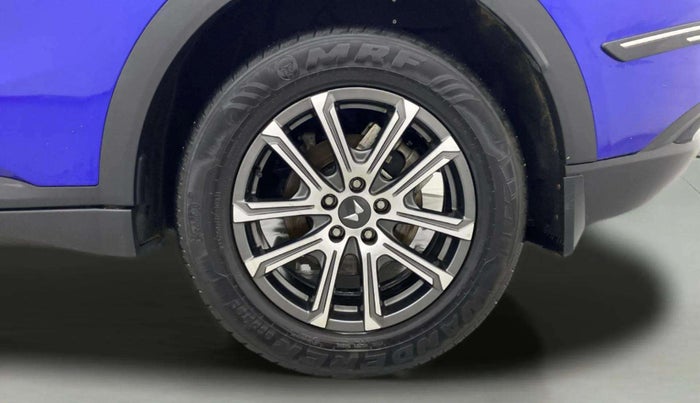 2022 Mahindra XUV700 AX 7 D MT 7 STR, Diesel, Manual, 27,415 km, Left Rear Wheel