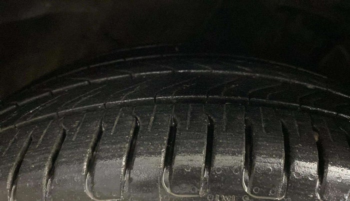 2022 Hyundai NEW I20 Sportz 1.2 IVT, Petrol, Automatic, 14,995 km, Right Front Tyre Tread