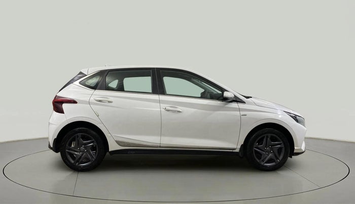 2022 Hyundai NEW I20 Sportz 1.2 IVT, Petrol, Automatic, 14,995 km, Right Side View