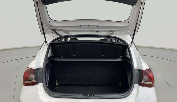 2022 Hyundai NEW I20 Sportz 1.2 IVT, Petrol, Automatic, 14,995 km, Boot Open Zoomed View
