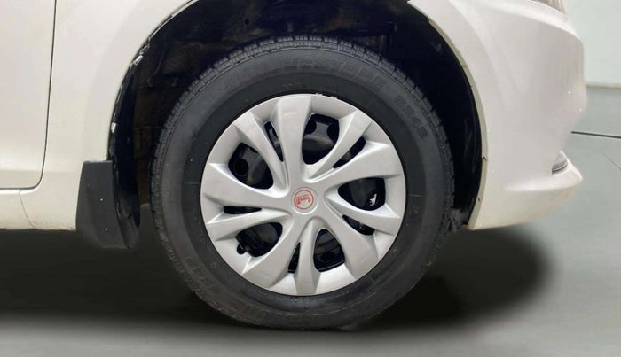 2016 Maruti Swift Dzire VXI, Petrol, Manual, 1,07,603 km, Right Front Wheel
