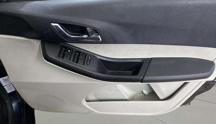 2022 Tata Tiago XZ PLUS CNG, CNG, Manual, 77,054 km, Driver Side Door Panels Control