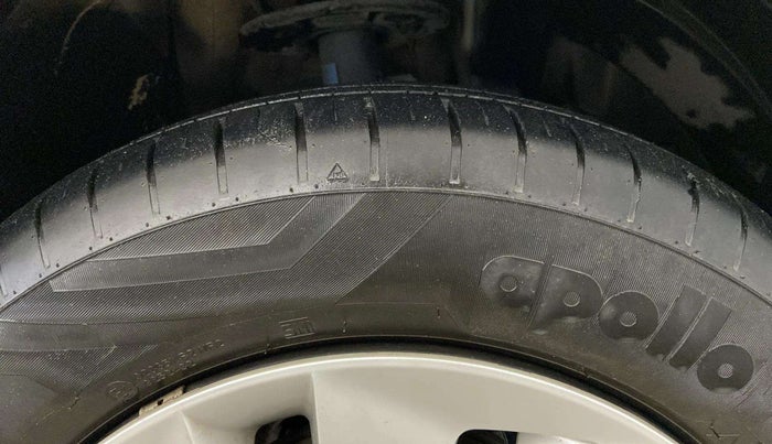 2022 Toyota Glanza E, Petrol, Manual, 30,848 km, Right Front Tyre Tread