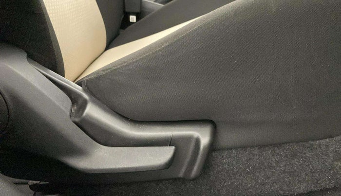 2022 Toyota Glanza E, Petrol, Manual, 30,848 km, Driver Side Adjustment Panel