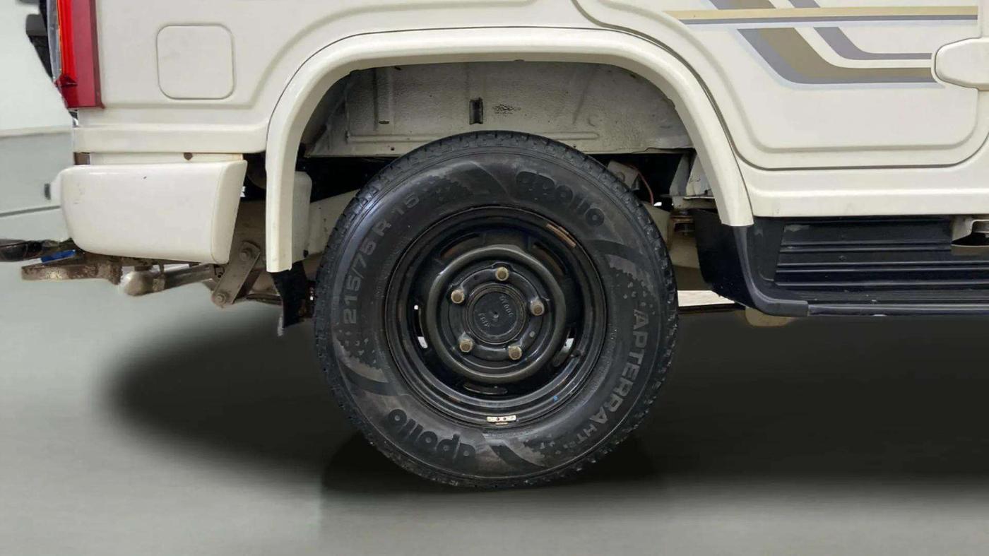 2021 Mahindra Bolero B6 (O), Diesel, Manual, 57,886 km, Right Rear Wheel