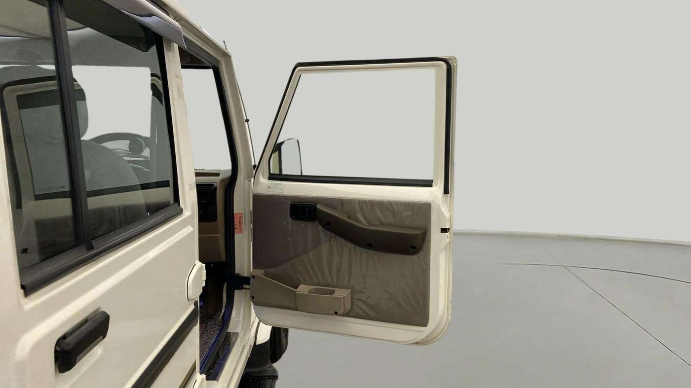 2021 Mahindra Bolero B6 (O), Diesel, Manual, 57,886 km, RHS Front Door