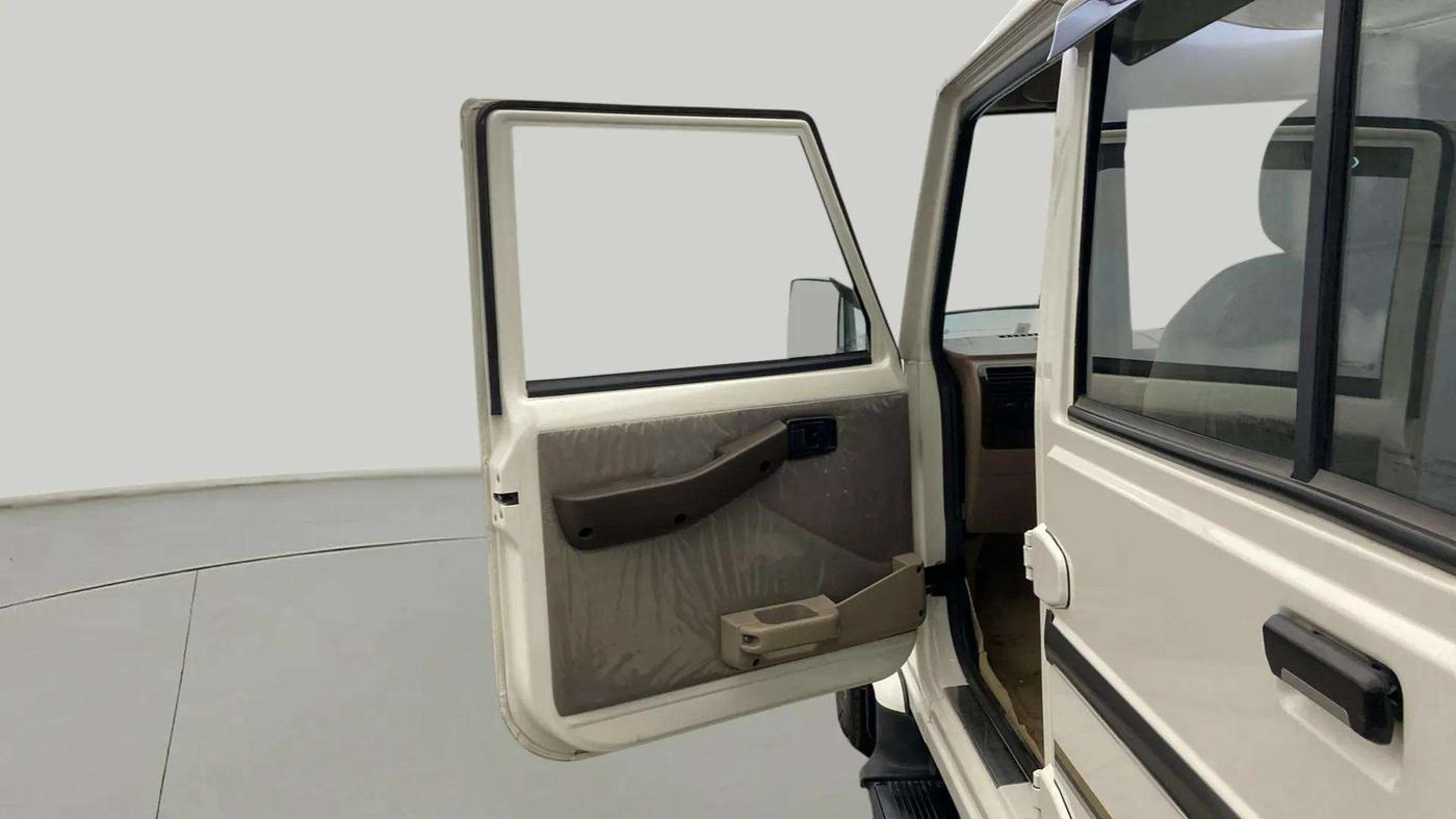 2021 Mahindra Bolero B6 (O), Diesel, Manual, 57,886 km, LHS Front Door