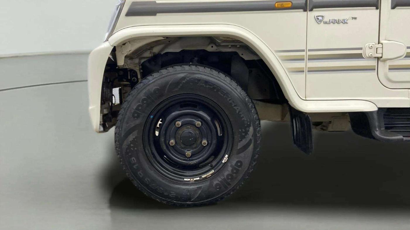 2021 Mahindra Bolero B6 (O), Diesel, Manual, 57,886 km, Left Front Wheel