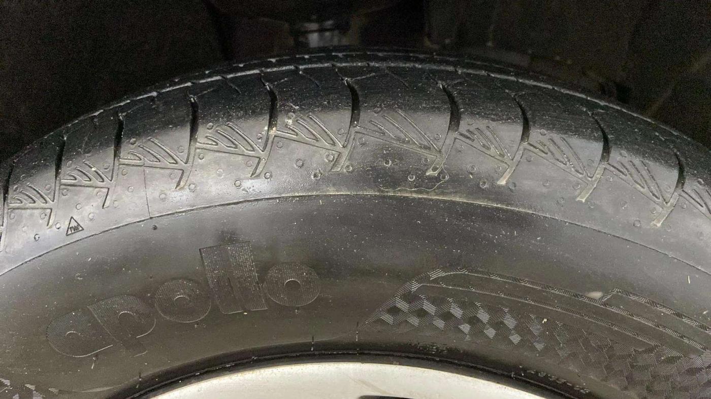 2017 Renault Duster RXL PETROL, Petrol, Manual, 62,128 km, Right Front Tyre Tread