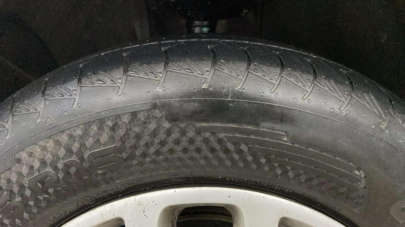 2017 Renault Duster RXL PETROL, Petrol, Manual, 62,128 km, Left Front Tyre Tread
