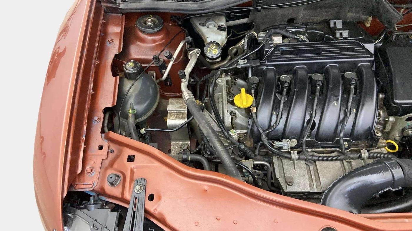 2017 Renault Duster RXL PETROL, Petrol, Manual, 62,128 km, Engine View - Right