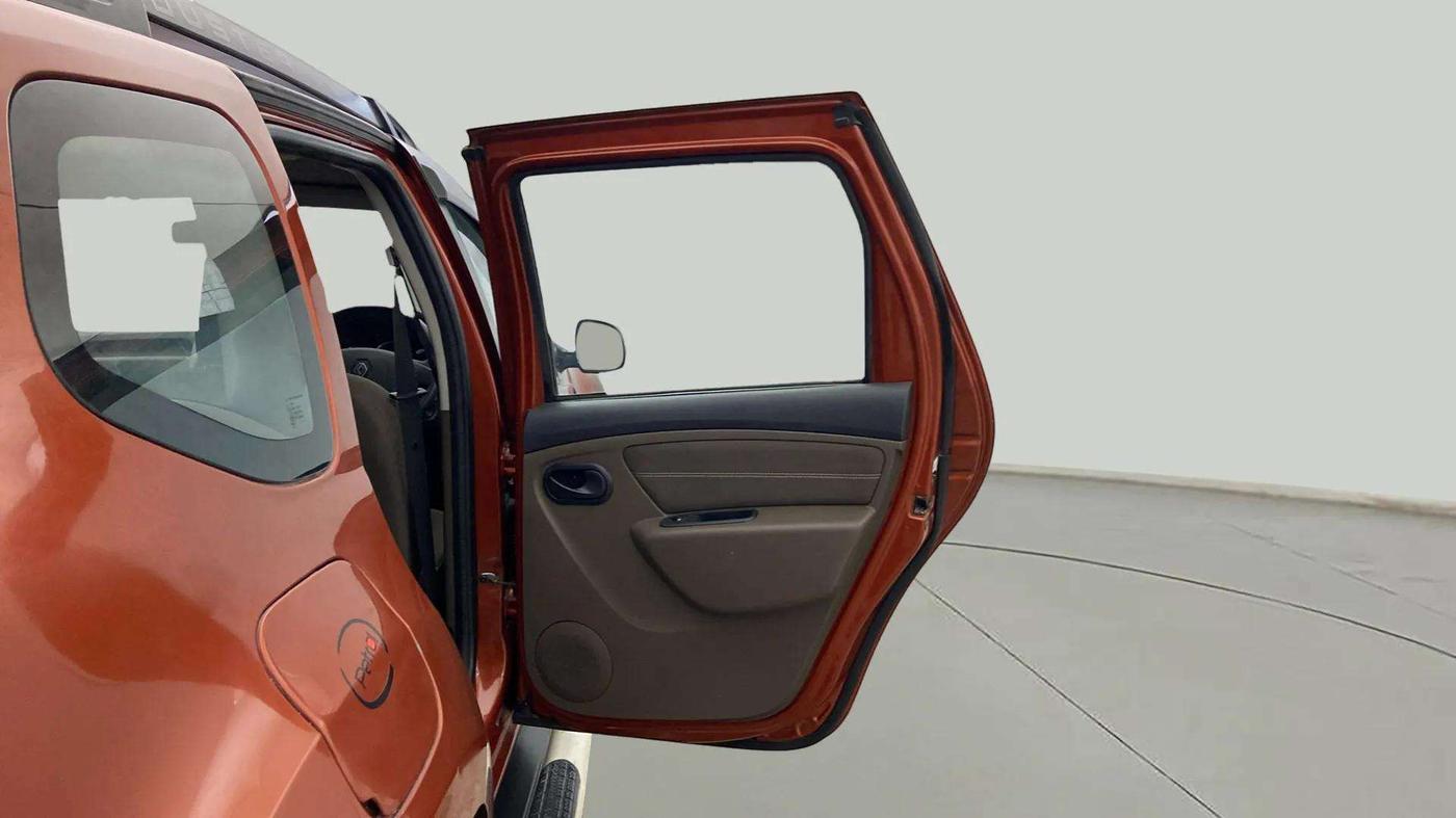 2017 Renault Duster RXL PETROL, Petrol, Manual, 62,128 km, RHS Rear Door