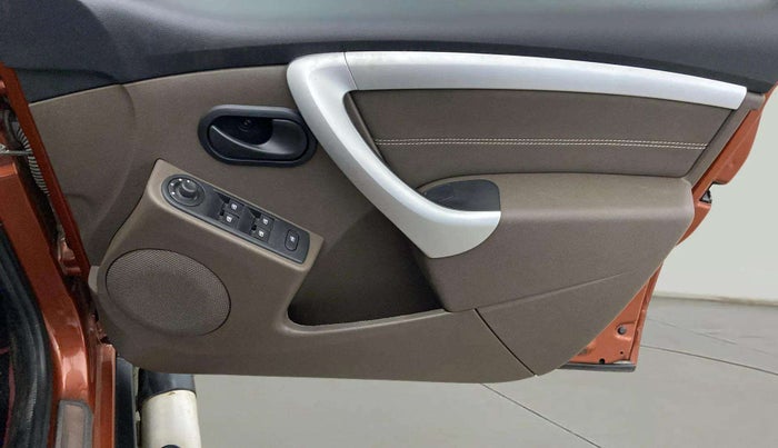 2017 Renault Duster RXL PETROL, Petrol, Manual, 62,128 km, Driver Side Door Panels Control