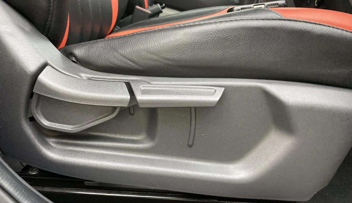 2021 Hyundai GRAND I10 NIOS MAGNA 1.2 KAPPA VTVT, Petrol, Manual, 39,505 km, Driver Side Adjustment Panel