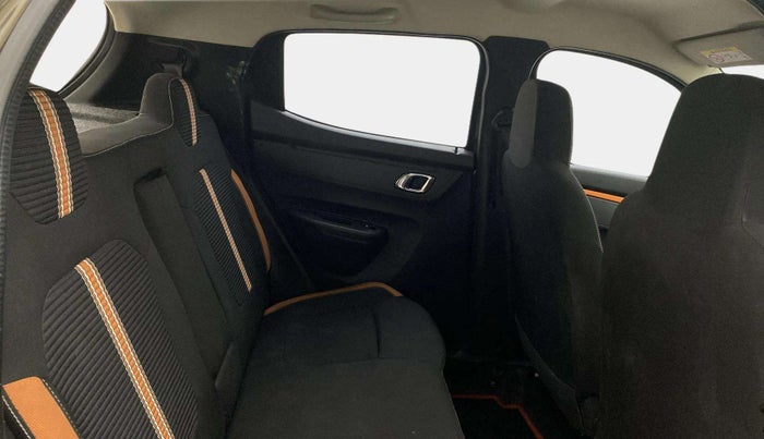 2021 Renault Kwid CLIMBER 1.0 AMT (O), Petrol, Automatic, 63,000 km, Right Side Rear Door Cabin