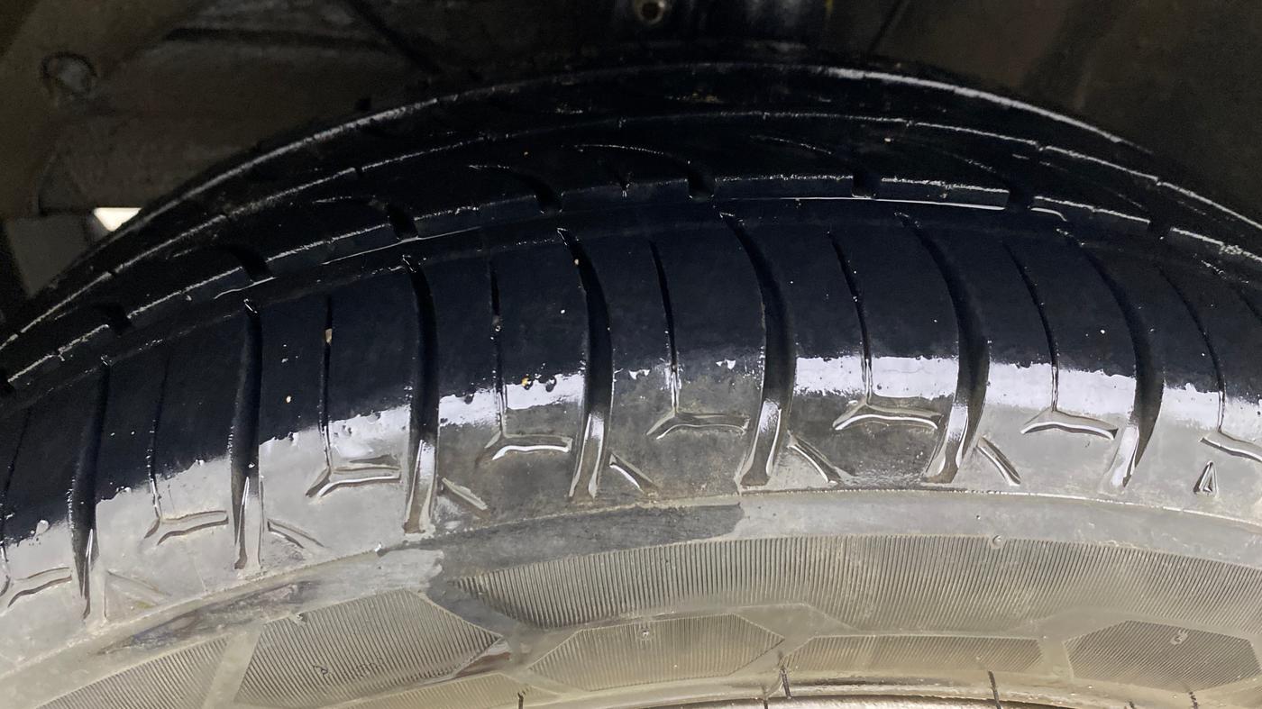 2016 Maruti Baleno ALPHA PETROL 1.2, Petrol, Manual, 78,745 km, Left Front Tyre Tread