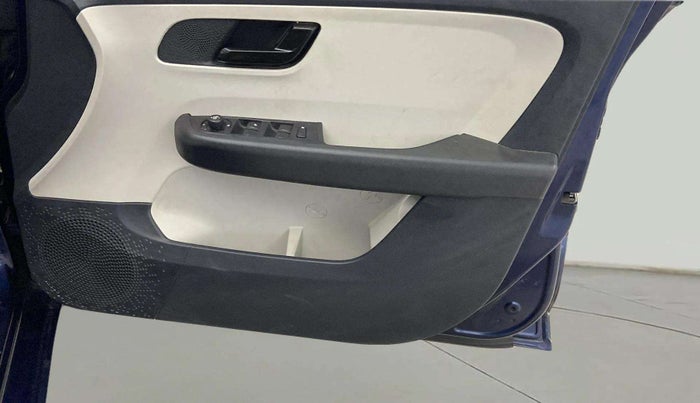 2022 Tata ALTROZ XM PLUS PETROL, CNG, Manual, 38,360 km, Driver Side Door Panels Control