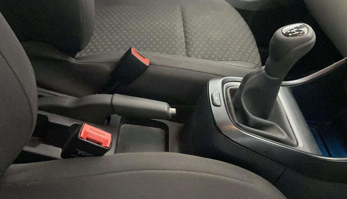 2022 Tata ALTROZ XM PLUS PETROL, CNG, Manual, 38,360 km, Gear Lever