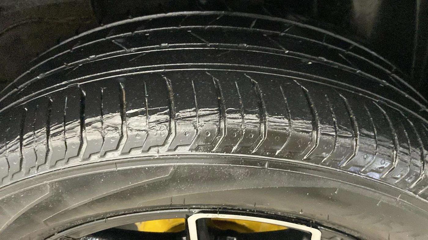 2022 Tata ALTROZ XM PLUS PETROL, CNG, Manual, 38,360 km, Right Rear Tyre Tread