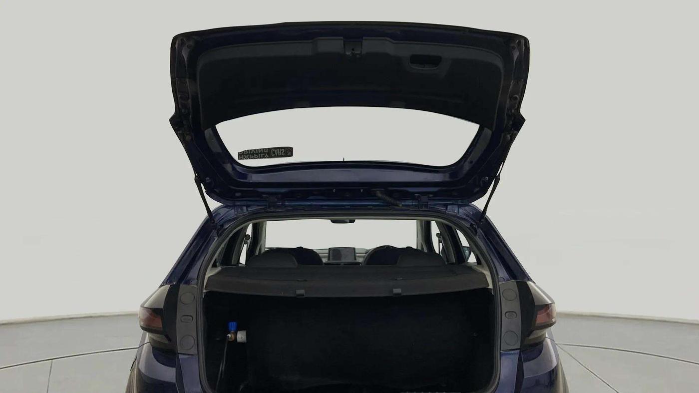 2022 Tata ALTROZ XM PLUS PETROL, CNG, Manual, 38,360 km, Boot Door Open