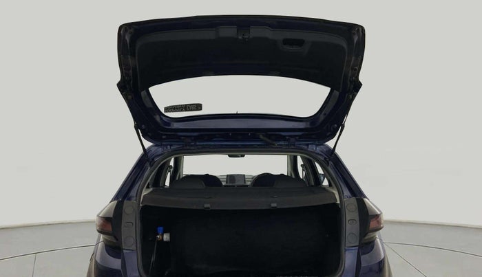 2022 Tata ALTROZ XM PLUS PETROL, CNG, Manual, 38,360 km, Boot Door Open