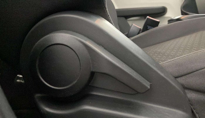 2022 Tata ALTROZ XM PLUS PETROL, CNG, Manual, 38,360 km, Driver Side Adjustment Panel