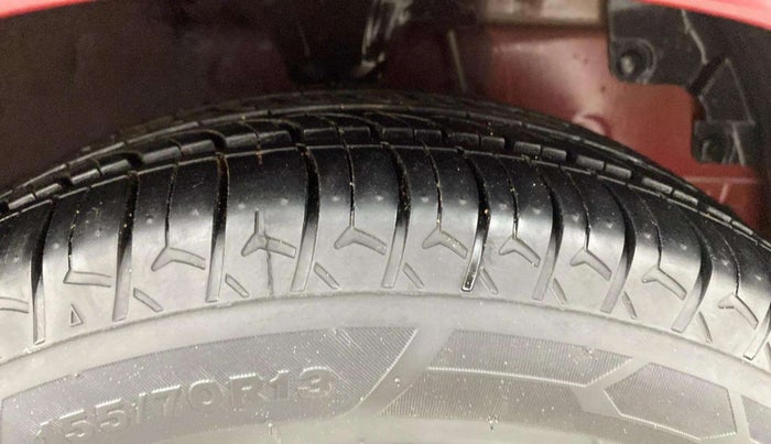 2017 Hyundai Eon SPORTZ, Petrol, Manual, 65,564 km, Right Front Tyre Tread