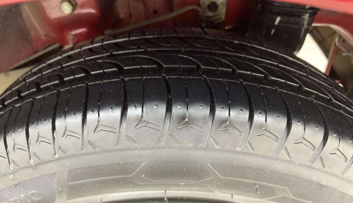 2017 Hyundai Eon SPORTZ, Petrol, Manual, 65,564 km, Left Rear Tyre Tread
