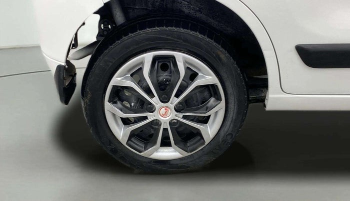 2016 Maruti Wagon R 1.0 VXI AMT, Petrol, Automatic, 42,384 km, Right Rear Wheel