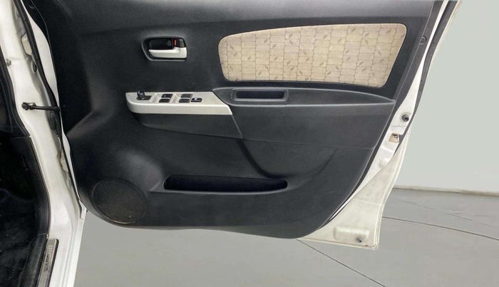 2016 Maruti Wagon R 1.0 VXI AMT, Petrol, Automatic, 42,384 km, Driver Side Door Panels Control