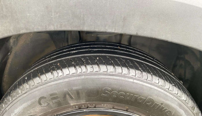 2023 Nissan MAGNITE XL, Petrol, Manual, 48,912 km, Right Front Tyre Tread