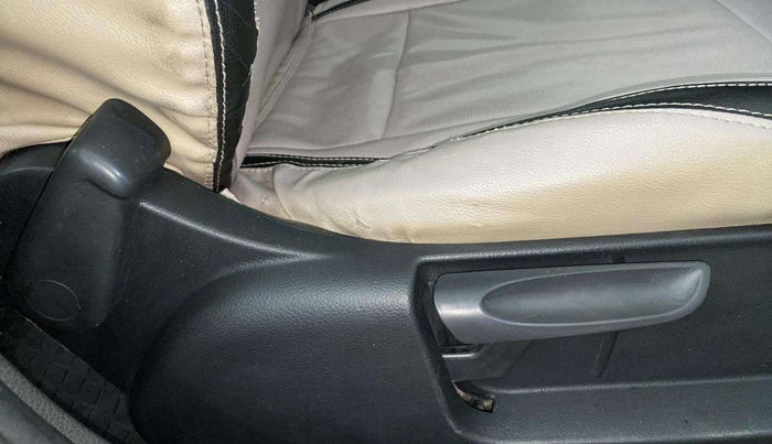 2014 Volkswagen Polo COMFORTLINE 1.2L, Petrol, Manual, 48,636 km, Driver Side Adjustment Panel
