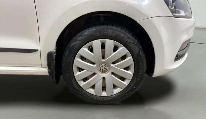 2014 Volkswagen Polo COMFORTLINE 1.2L, Petrol, Manual, 48,636 km, Right Front Wheel