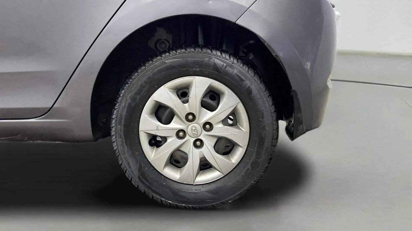 2015 Hyundai Elite i20 MAGNA 1.2, Petrol, Manual, 80,138 km, Left Rear Wheel
