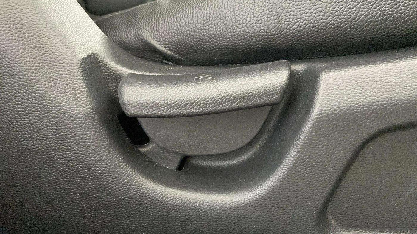 2015 Hyundai Elite i20 MAGNA 1.2, Petrol, Manual, 80,138 km, Driver Side Adjustment Panel